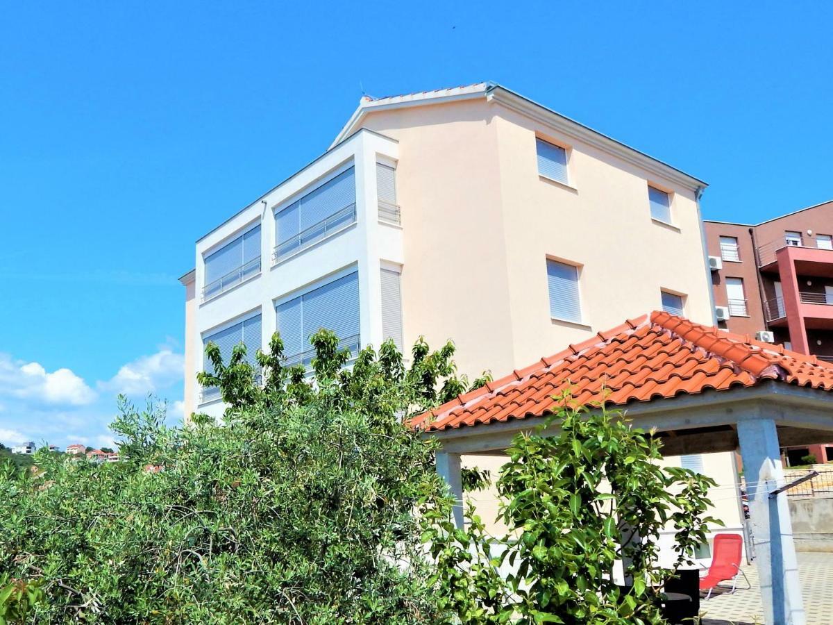 Apartments Linda Trogir Exterior foto